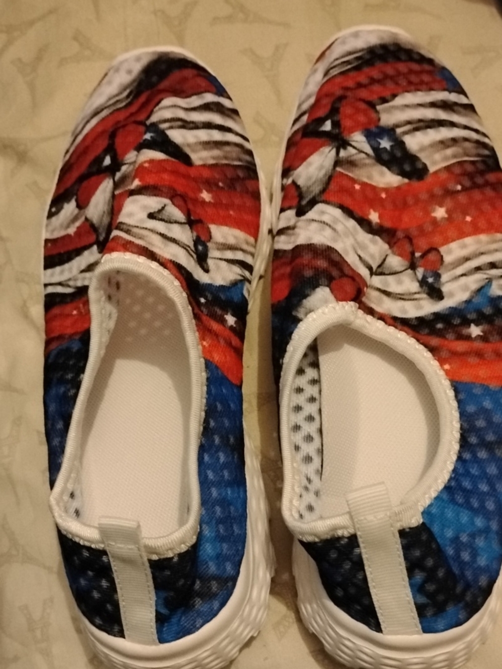 Girls Slip-On Tennis Shoes in Red, White & Blue Super Lightweight Size 37 US 6.5
